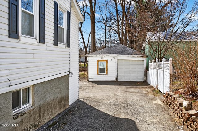 1321 Helderberg Avenue, Rotterdam, NY 12306