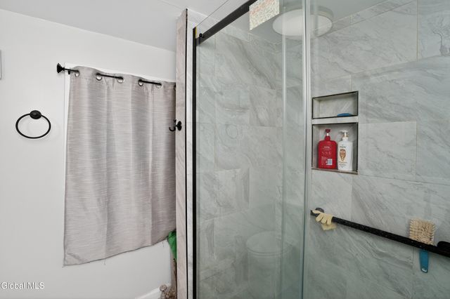 1321 Helderberg Avenue, Rotterdam, NY 12306