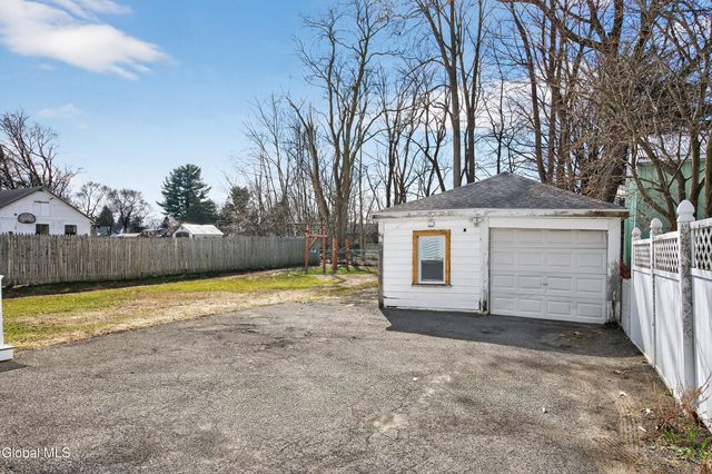 1321 Helderberg Avenue, Rotterdam, NY 12306