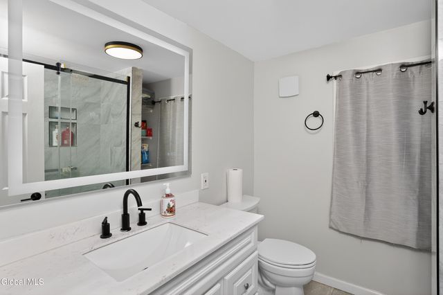 1321 Helderberg Avenue, Rotterdam, NY 12306