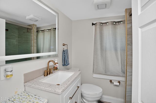 1321 Helderberg Avenue, Rotterdam, NY 12306