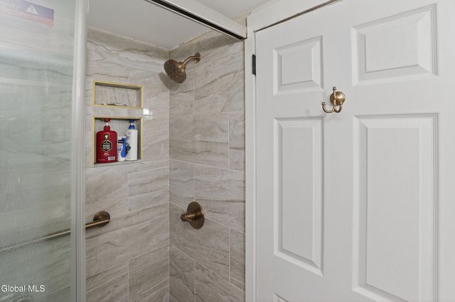 1321 Helderberg Avenue, Rotterdam, NY 12306