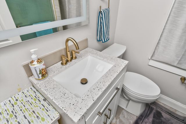 1321 Helderberg Avenue, Rotterdam, NY 12306