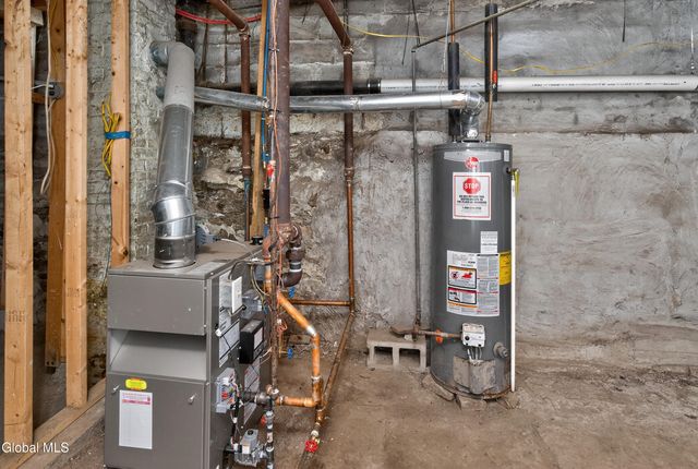 1321 Helderberg Avenue, Rotterdam, NY 12306