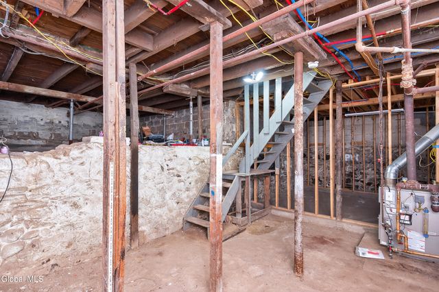 1321 Helderberg Avenue, Rotterdam, NY 12306