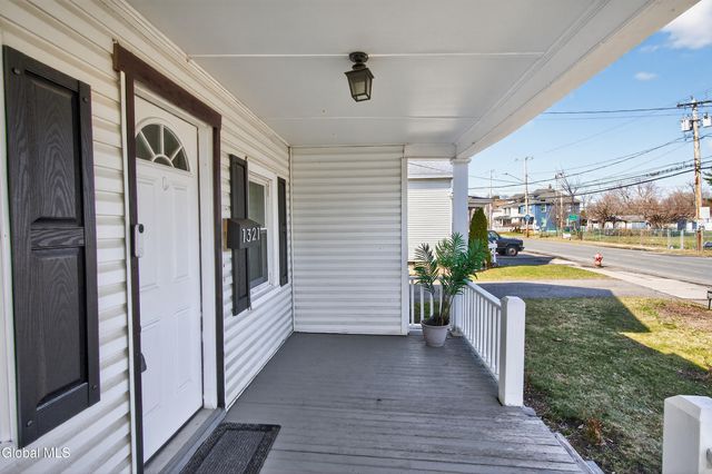 1321 Helderberg Avenue, Rotterdam, NY 12306