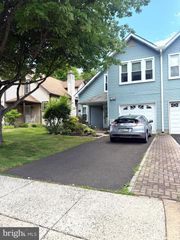 12 SCHOOL RD, Horsham, PA 19044