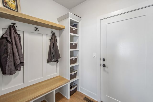 572 Napoli Avenue, West Des Moines, IA 50266