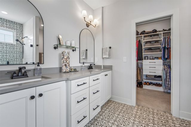 572 Napoli Avenue, West Des Moines, IA 50266