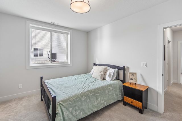 572 Napoli Avenue, West Des Moines, IA 50266