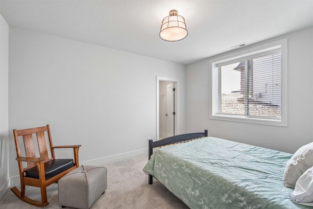 572 Napoli Avenue, West Des Moines, IA 50266