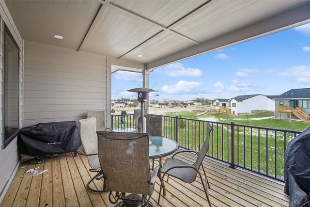 572 Napoli Avenue, West Des Moines, IA 50266