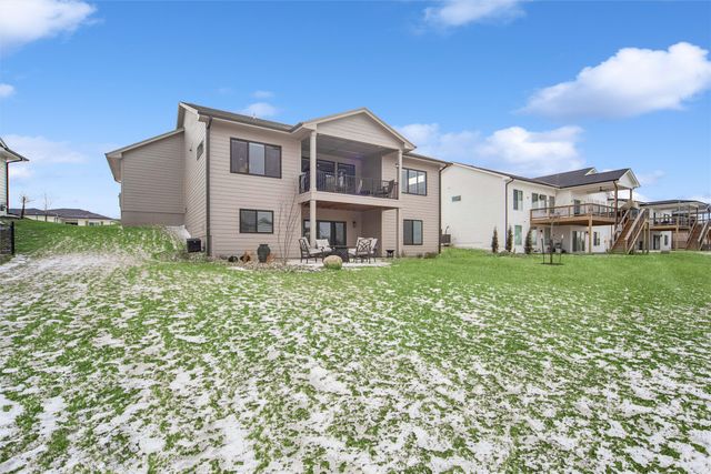 572 Napoli Avenue, West Des Moines, IA 50266