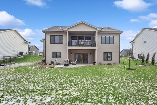 572 Napoli Avenue, West Des Moines, IA 50266