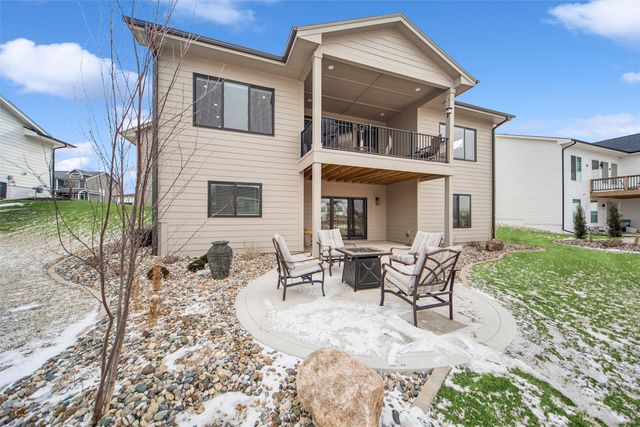 572 Napoli Avenue, West Des Moines, IA 50266