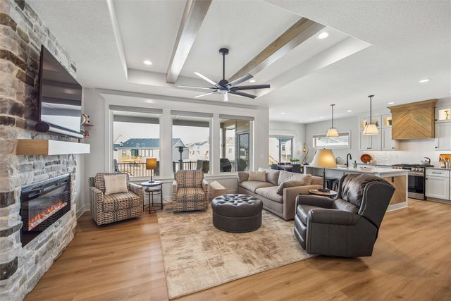 572 Napoli Avenue, West Des Moines, IA 50266