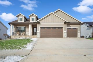 572 Napoli Avenue, West Des Moines, IA 50266