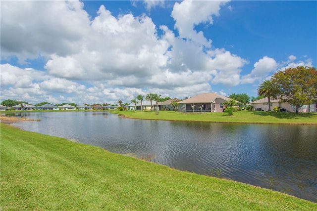 5370 E 1st Square SW, Vero Beach, FL 32968