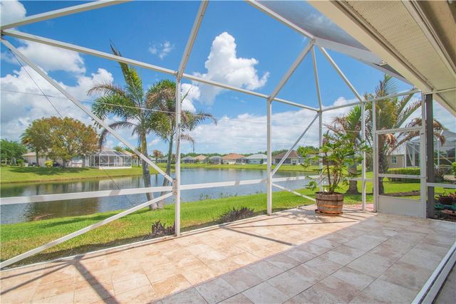 5370 E 1st Square SW, Vero Beach, FL 32968