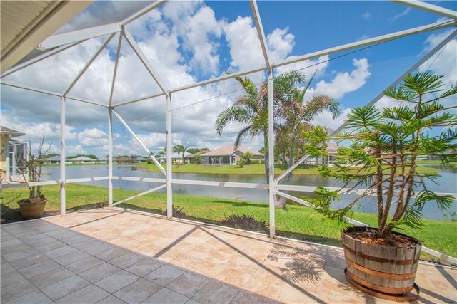 5370 E 1st Square SW, Vero Beach, FL 32968