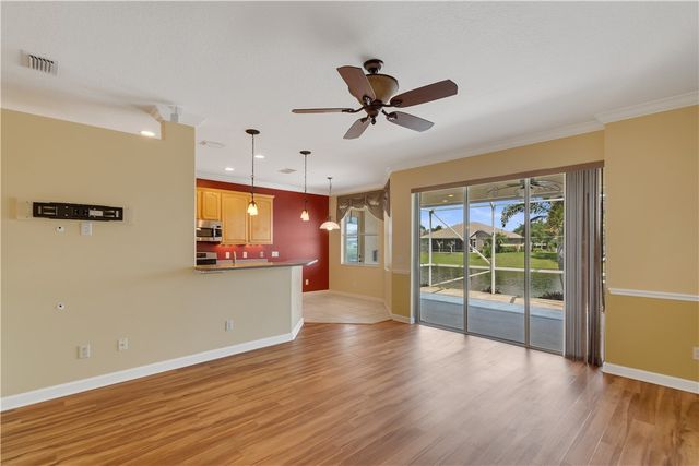 5370 E 1st Square SW, Vero Beach, FL 32968