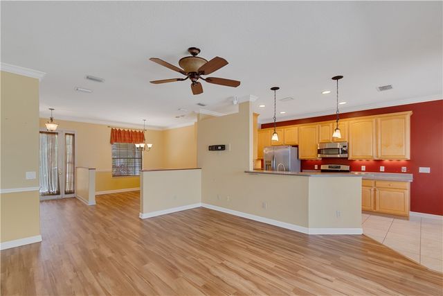 5370 E 1st Square SW, Vero Beach, FL 32968