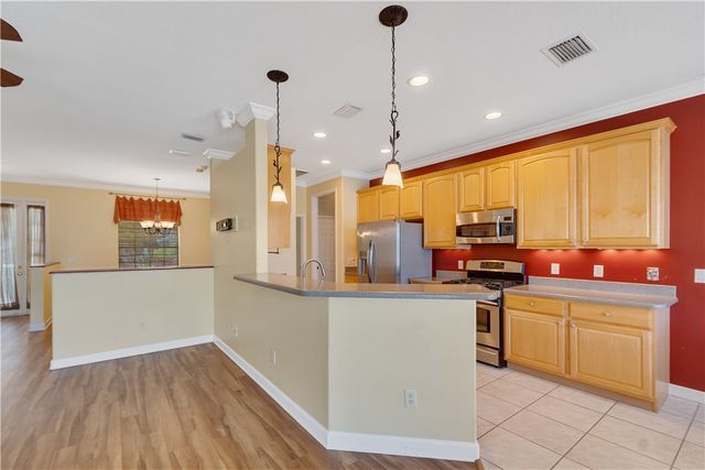 5370 E 1st Square SW, Vero Beach, FL 32968