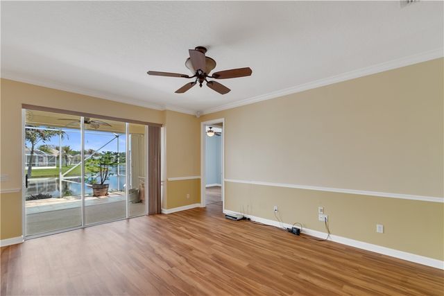 5370 E 1st Square SW, Vero Beach, FL 32968