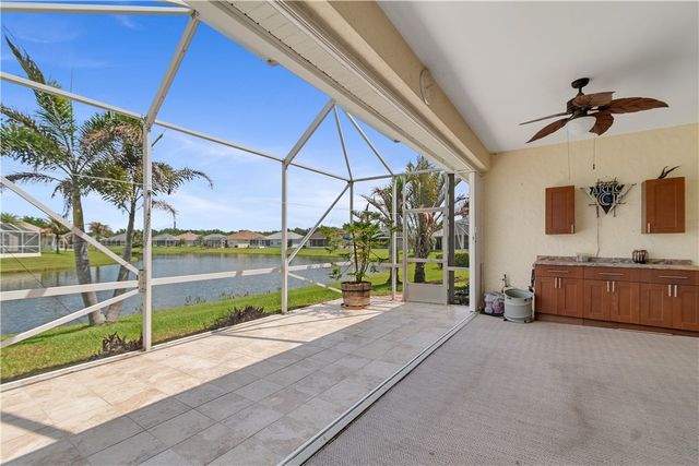 5370 E 1st Square SW, Vero Beach, FL 32968
