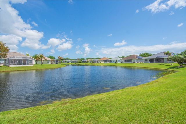 5370 E 1st Square SW, Vero Beach, FL 32968