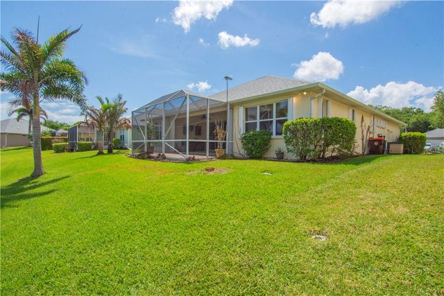 5370 E 1st Square SW, Vero Beach, FL 32968