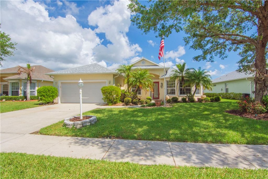 5370 E 1st Square SW, Vero Beach, FL 32968