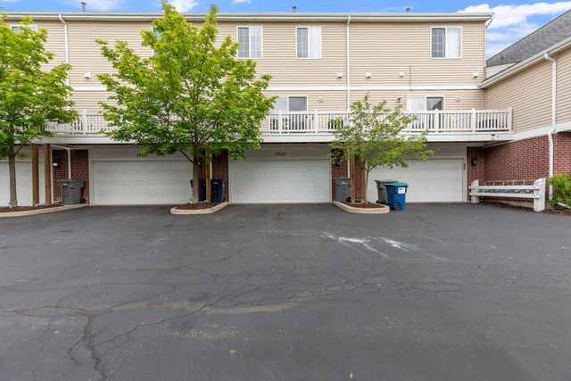 10325 KERRY RIDGE Court, Chicago Ridge, IL 60415
