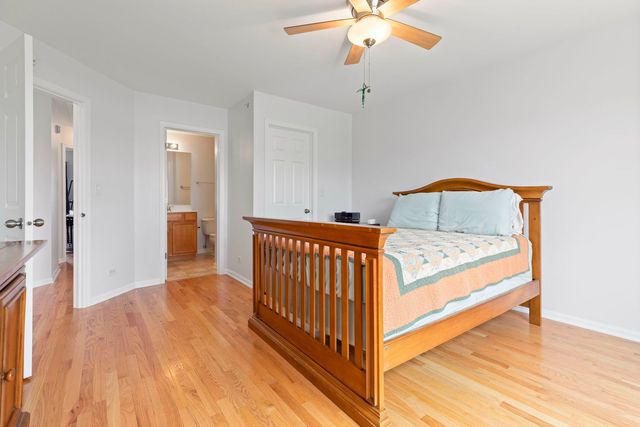 10325 KERRY RIDGE Court, Chicago Ridge, IL 60415