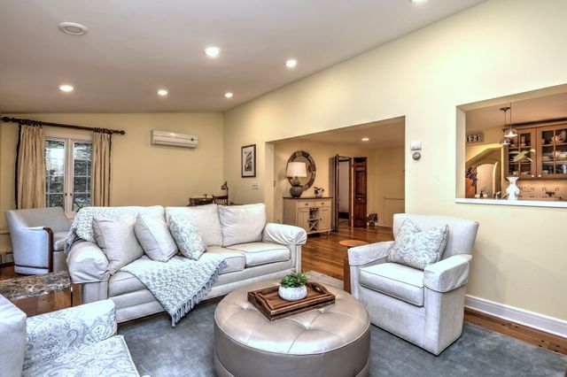 124 Churchill Road, Hamden, CT 06517