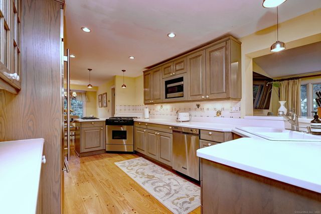 124 Churchill Road, Hamden, CT 06517