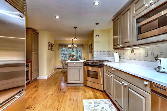 124 Churchill Road, Hamden, CT 06517