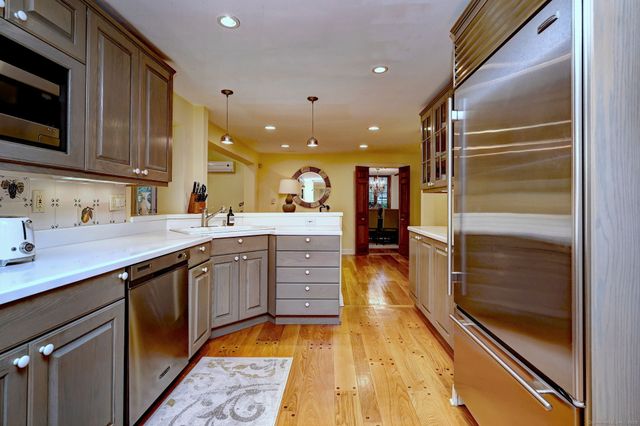 124 Churchill Road, Hamden, CT 06517