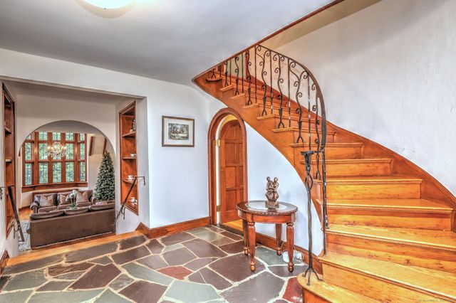 124 Churchill Road, Hamden, CT 06517