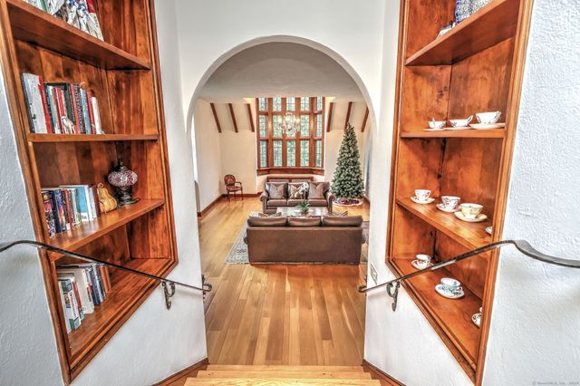 124 Churchill Road, Hamden, CT 06517