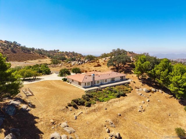 25090 Oakana, Ramona, CA 92065