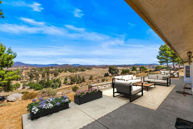 25090 Oakana, Ramona, CA 92065