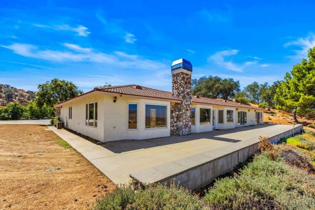 25090 Oakana, Ramona, CA 92065