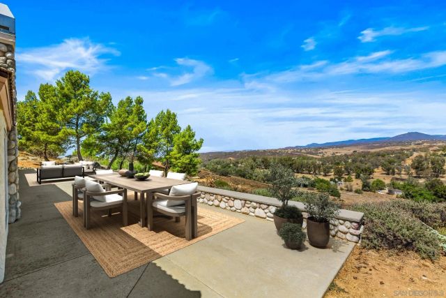 25090 Oakana, Ramona, CA 92065