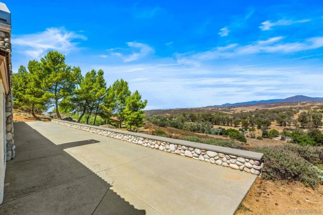 25090 Oakana, Ramona, CA 92065