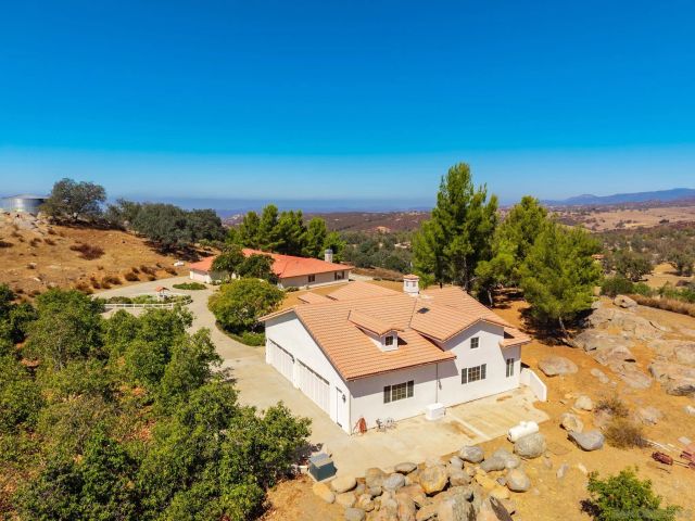 25090 Oakana, Ramona, CA 92065