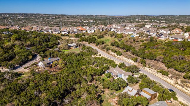 2711 Crosswind DR, Spicewood, TX 78669