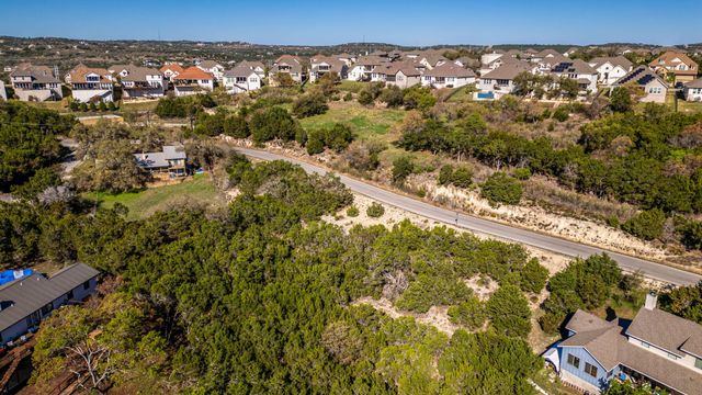 2711 Crosswind DR, Spicewood, TX 78669