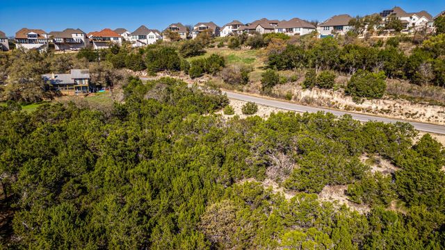 2711 Crosswind DR, Spicewood, TX 78669