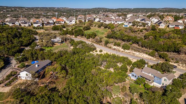 2711 Crosswind DR, Spicewood, TX 78669